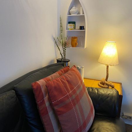 Privartzimmer 'Ausfahrt Freihalten' Husum  Esterno foto