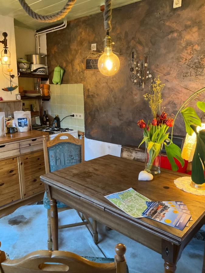 Privartzimmer 'Ausfahrt Freihalten' Husum  Esterno foto