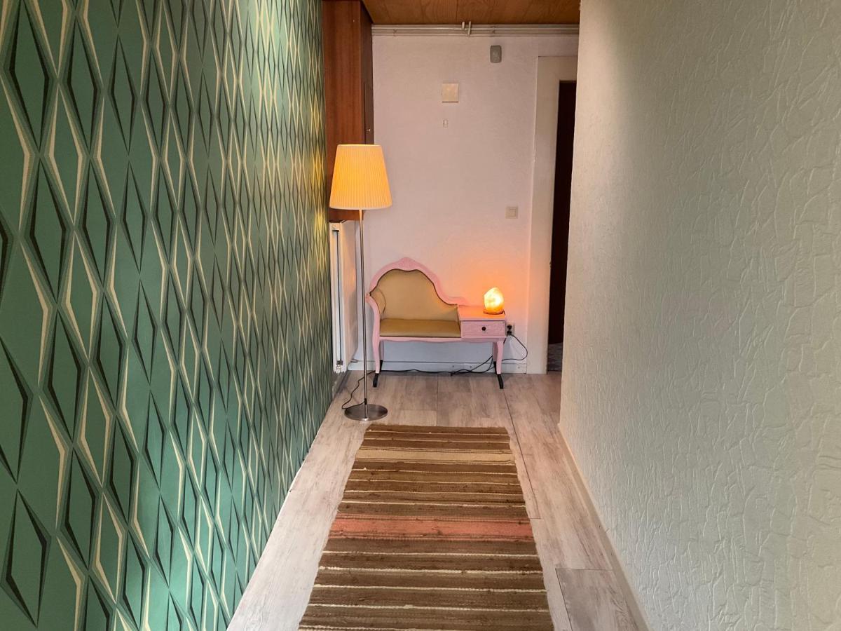 Privartzimmer 'Ausfahrt Freihalten' Husum  Esterno foto