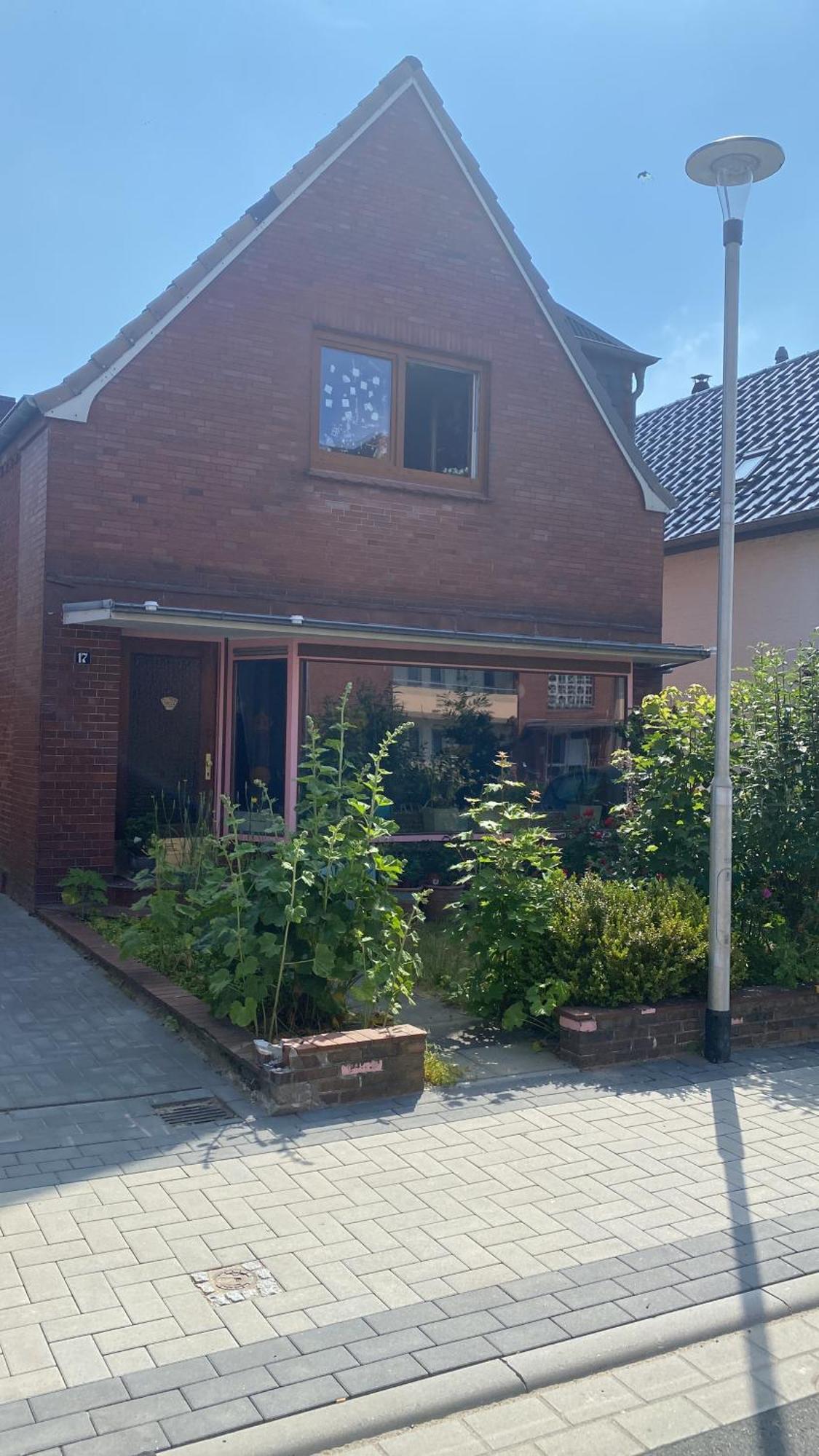 Privartzimmer 'Ausfahrt Freihalten' Husum  Esterno foto