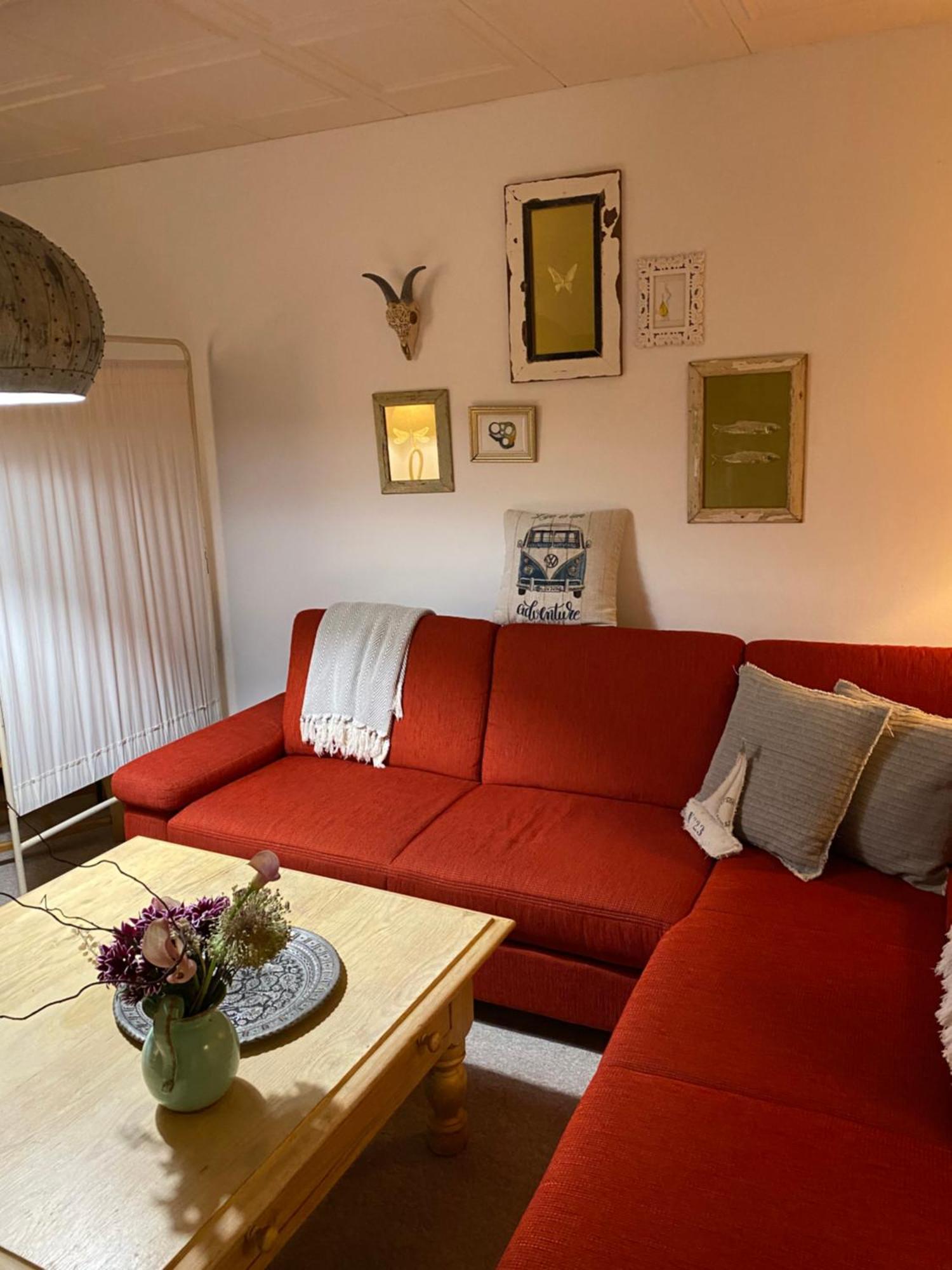 Privartzimmer 'Ausfahrt Freihalten' Husum  Esterno foto